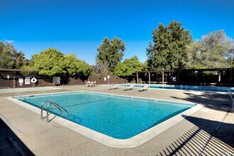 9 Forest Ln in San Rafael, CA - Building Photo - Building Photo