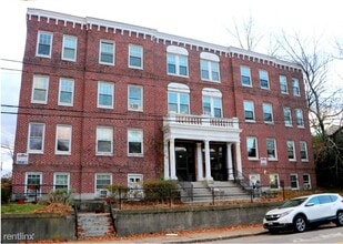 726 Washington St in Brookline, MA - Building Photo - Building Photo