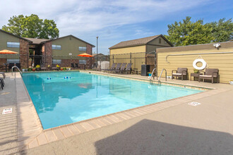 Winds of Oak Forest in Duncan, OK - Building Photo - Building Photo