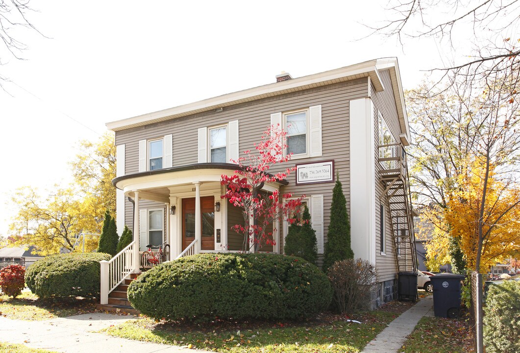 416 S 5th Ave in Ann Arbor, MI - Foto de edificio