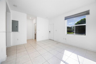 2713 SE 15th Pl in Homestead, FL - Building Photo - Building Photo
