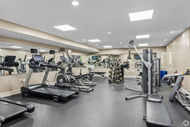 Park East Apartments in Washington, DC - Foto de edificio - Building Photo