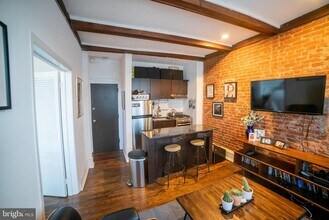 1904 Spruce St in Philadelphia, PA - Building Photo - Building Photo