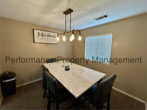 11602 Trabancos Dr in Bakersfield, CA - Building Photo - Building Photo