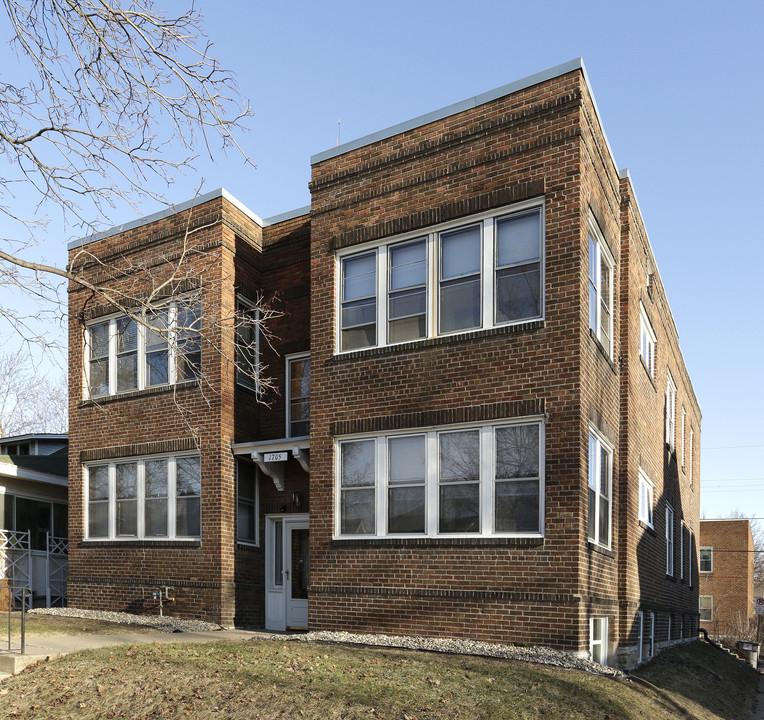 1705 Hague Ave in St. Paul, MN - Foto de edificio