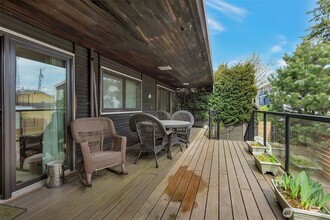 744 N 66th St in Seattle, WA - Foto de edificio - Building Photo