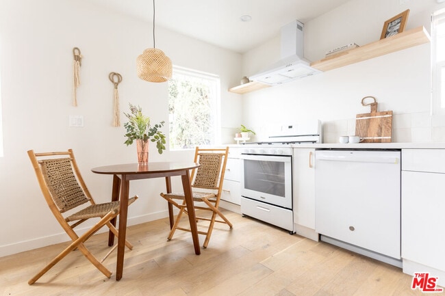 3615 1/2 Bellevue Ave in Los Angeles, CA - Building Photo - Building Photo