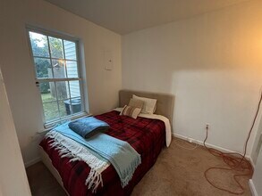2507 Oak Tree Ln in Woodbridge, VA - Building Photo - Building Photo