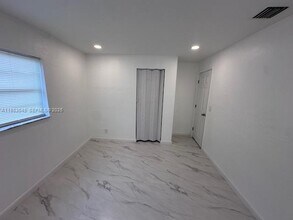 4285 SW 48th Ct in Fort Lauderdale, FL - Building Photo - Building Photo