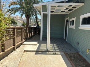 Newly renovated 2 bedroom 2 bathroom in a great location in Los Angeles, CA - Building Photo - Building Photo