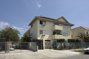 5921 Barton Ave in Los Angeles, CA - Building Photo