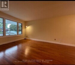 272 Stouffer St in Whitchurch-Stouffville, ON - Building Photo - Building Photo
