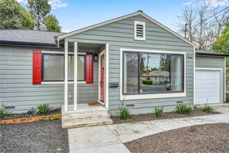3236 Sonoma Ave in Santa Rosa, CA - Building Photo - Building Photo
