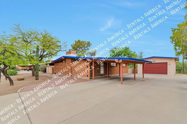 7002 E Kirkland Dr in Tucson, AZ - Building Photo - Building Photo