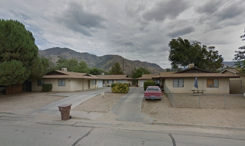 2840-2900 Fulop St in Lake Isabella, CA - Foto de edificio