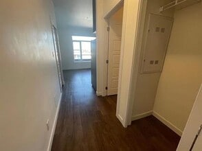 1032 N Park St in Victoria, BC - Building Photo - Building Photo