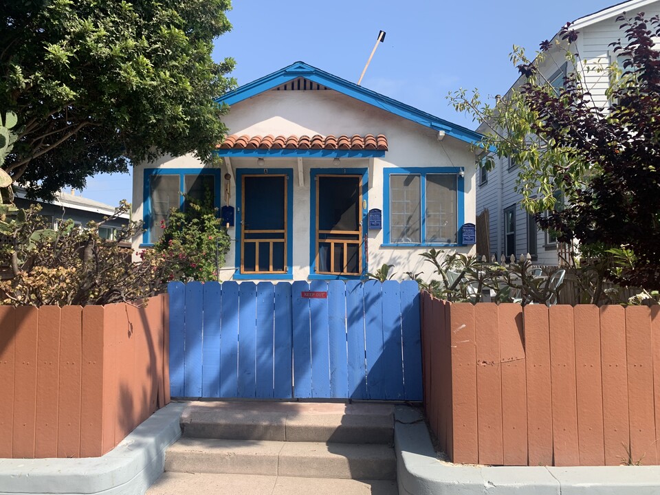 116 Paloma Ave, Unit B in Venice, CA - Building Photo