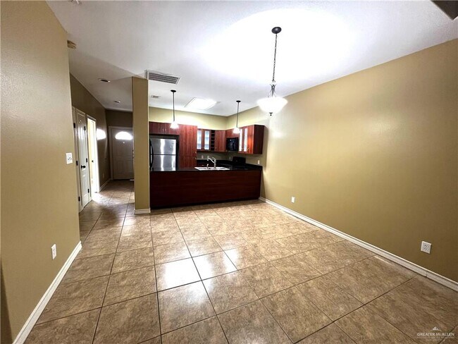 3019 Regal Dr in Edinburg, TX - Building Photo - Building Photo