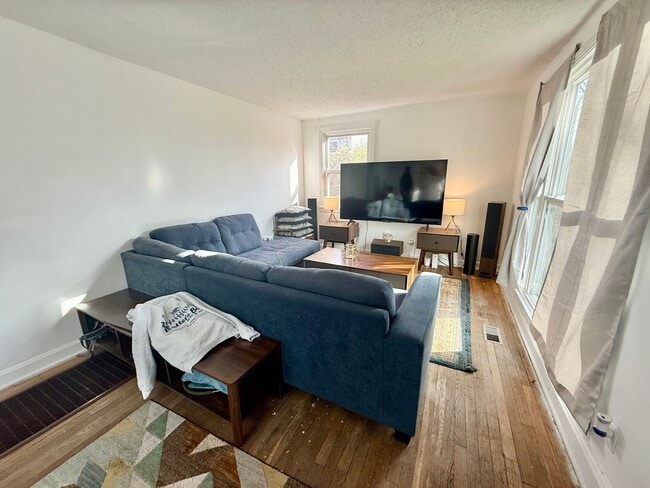 1451 Ardee Ave in Nashville, TN - Foto de edificio - Building Photo