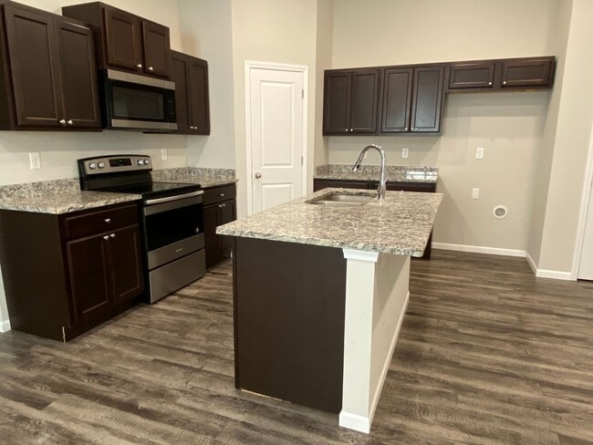 412 S Longbranch Dr in Maize, KS - Building Photo - Building Photo