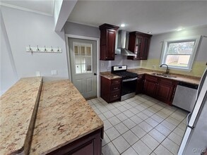 205 Elmbrook Dr in Manlius, NY - Building Photo - Building Photo