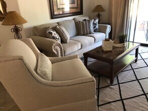 7272 E Gainey Ranch Rd in Scottsdale, AZ - Building Photo - Building Photo