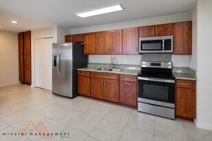 1626 Hanai Loop in Honolulu, HI - Building Photo