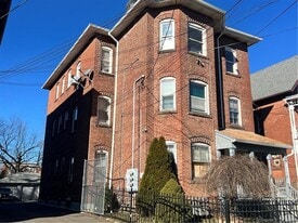 103 Hungerford St, Unit Unit 3 in Hartford, CT - Building Photo