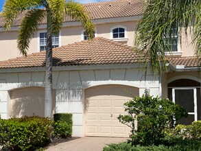 1355 Weeping Willow Ct in Cape Coral, FL - Foto de edificio - Building Photo