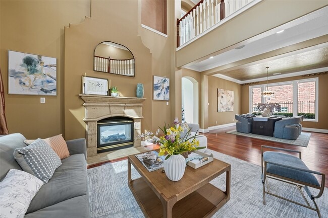 property at 5934 Stratford Gardens Dr