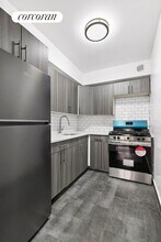 10 W 87th St in New York, NY - Building Photo - Building Photo