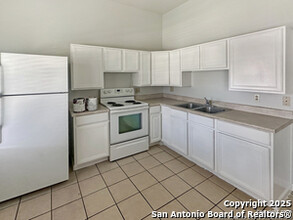 702 S Gevers St in San Antonio, TX - Building Photo - Building Photo