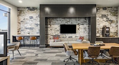 7100 Uvalde Rd in Houston, TX - Building Photo - Building Photo