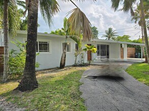 10330 SW 53rd St in Miami, FL - Building Photo - Building Photo