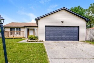 819 Bitter Bark Ln in Indianapolis, IN - Building Photo