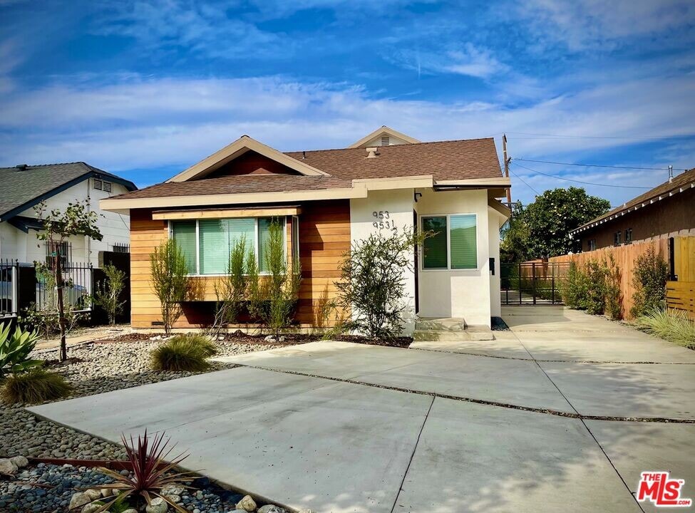 953-953 1/2 E Brett St in Inglewood, CA - Foto de edificio