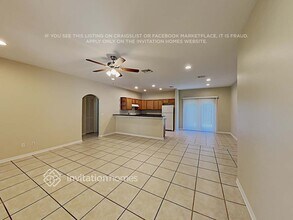 240 W McClendon St in Lady Lake, FL - Building Photo - Building Photo