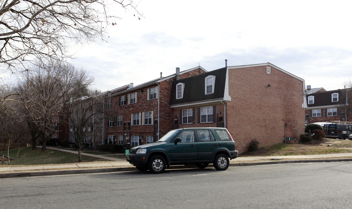 Carydale Village in Alexandria, VA - Building Photo