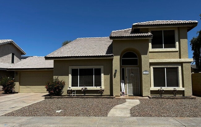 1420 E Countrywalk Ln