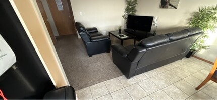 9225-9293 93 Ave in Grande Prairie, AB - Building Photo - Building Photo