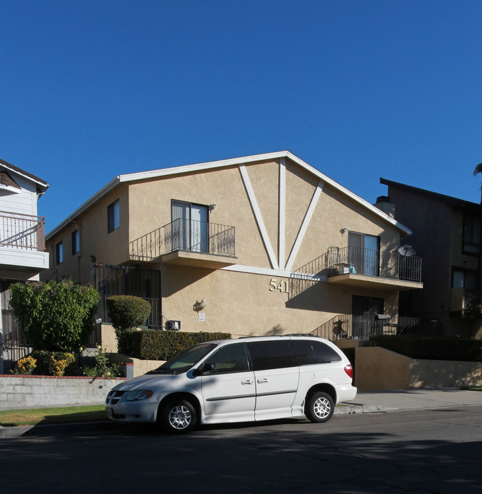 541 E Verdugo Ave in Burbank, CA - Building Photo