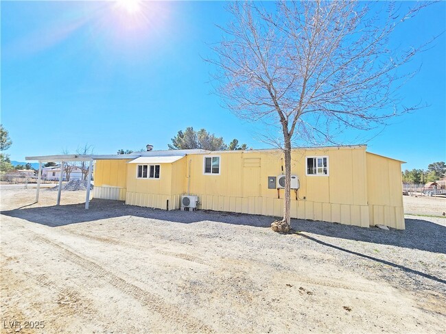 property at 1080 W Windsong Ln