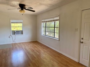 157 Private Rd 2007 in Gilmer, TX - Foto de edificio - Building Photo