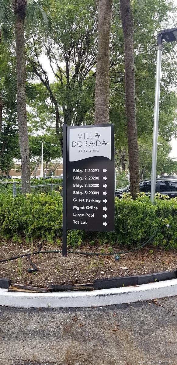 20200 W Country Club Dr in Aventura, FL - Building Photo - Building Photo