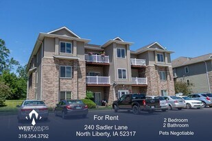 240 Sadler Ln in North Liberty, IA - Building Photo