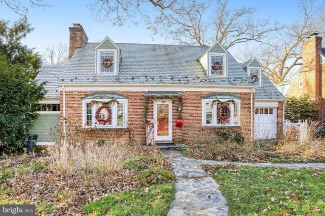 property at 3062 N Quincy St