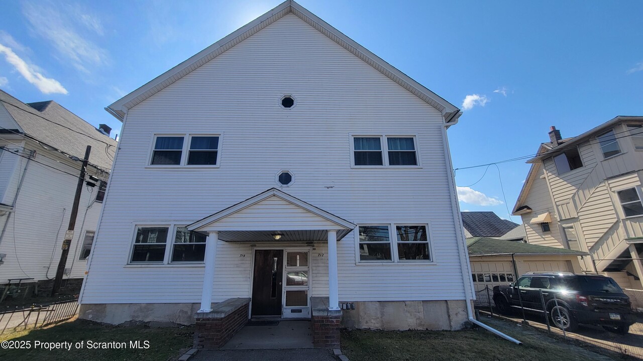 712 Alder St in Scranton, PA - Foto de edificio