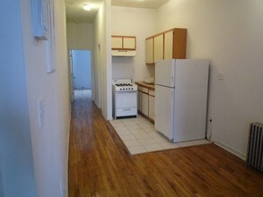 69 Central Ave-Unit -2R in Brooklyn, NY - Foto de edificio - Building Photo