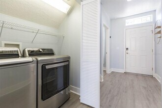 10020 Tate Ln in Tampa, FL - Building Photo - Building Photo