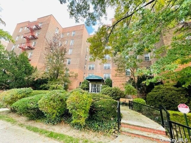 84-35 Lander St in Queens, NY - Building Photo